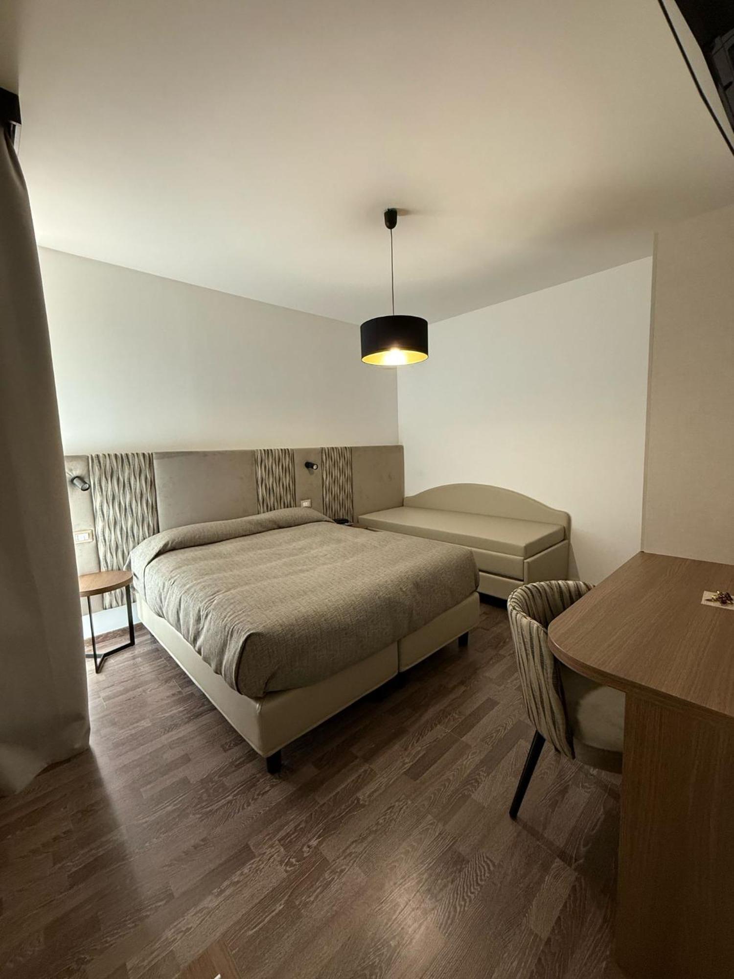 Hotel Miramare Pineto Exterior photo